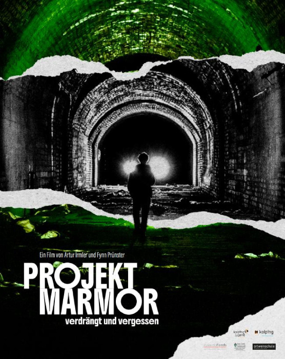 Filmplakat, Mann von hinten vor einem Stolleneingang
