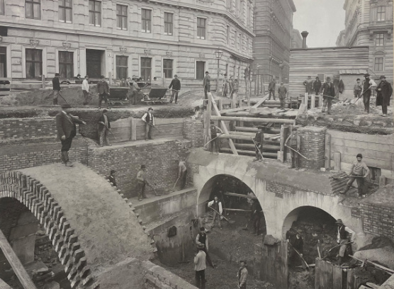Baustelle des Sammelkanals bei der Sophienbrücke