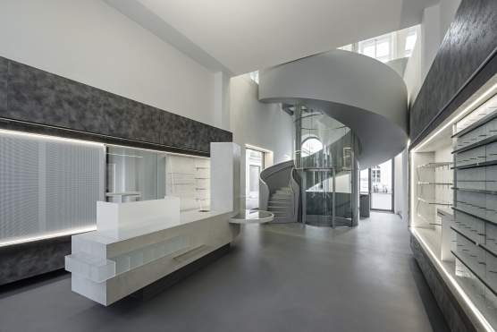 Dom Museum Wien, Eingangshalle mit Wendeltreppe